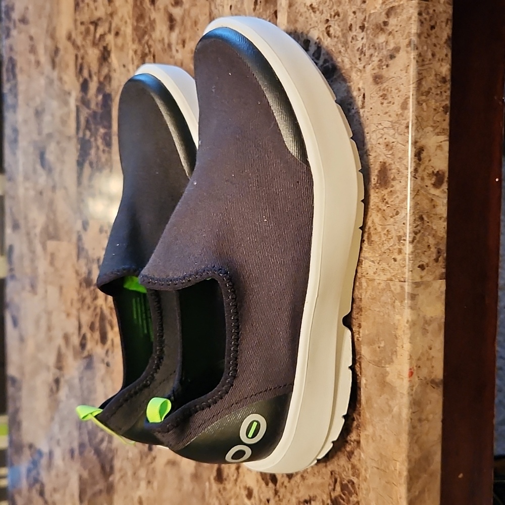 NWT Womens Oofos Slip On Sneakers